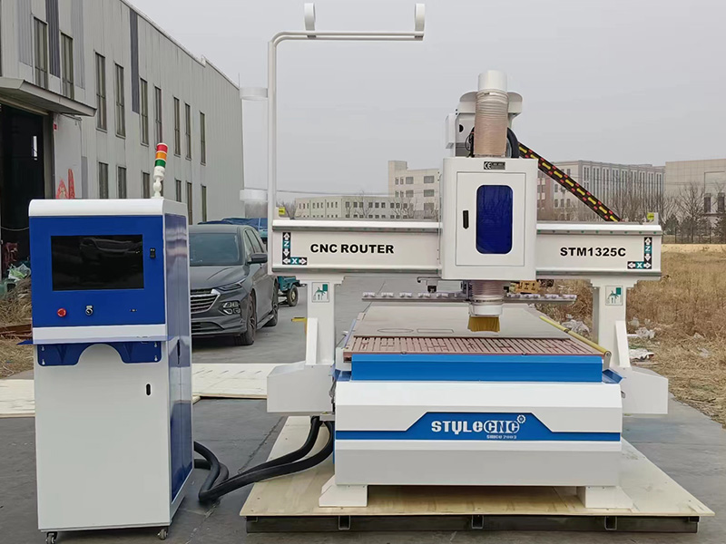 4x8直排式自動換刀數(shù)控雕刻機