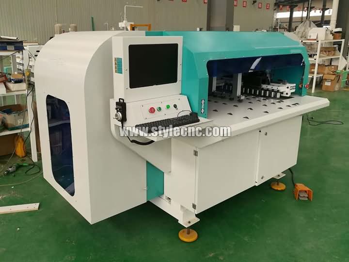 木工自動(dòng)數(shù)控鉆孔開槽機(jī)