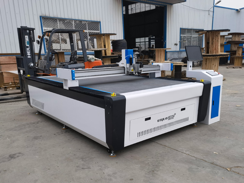 帶氣動刀的自動數控墊片切割機