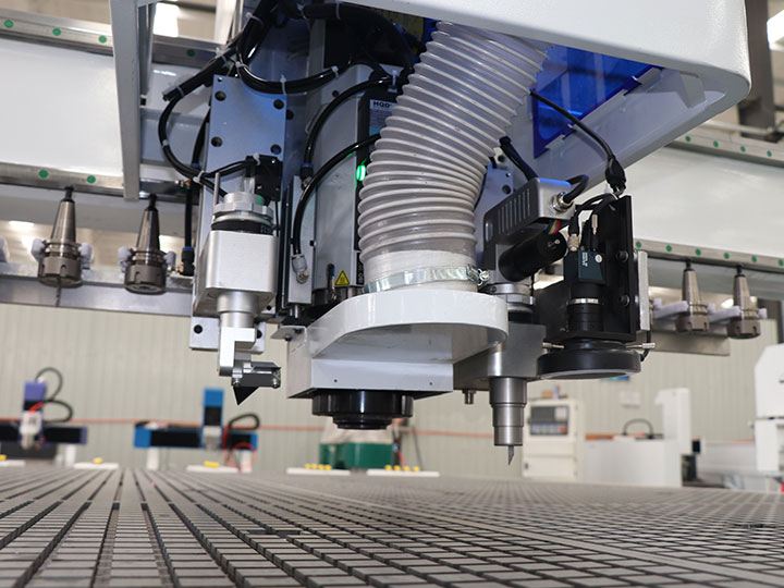 2025年最佳自動換刀數(shù)控雕刻機與振動刀切割機