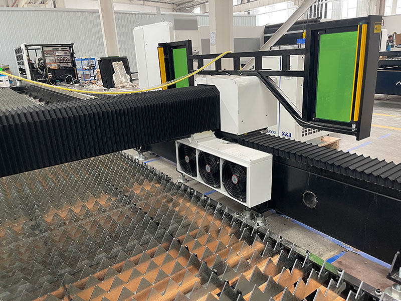超大型光纖激光鈑金切割工作臺(tái) 30000W