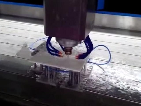 用于臺(tái)面切割、邊緣拋光的石材自動(dòng)換刀數(shù)控雕刻機(jī)