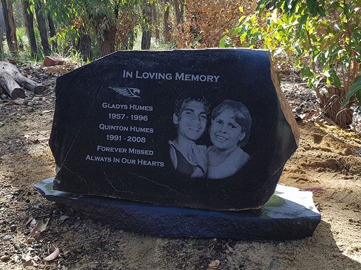 用于墓碑、紀(jì)念石、墓碑項(xiàng)目的石材數(shù)控機(jī)床