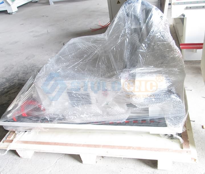 適合小型企業(yè)的迷你臺式數(shù)控雕刻機(jī)內(nèi)包裝