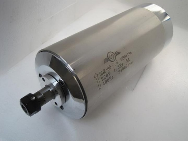 如何去除數(shù)控木工雕刻機主軸電機上的銹跡？