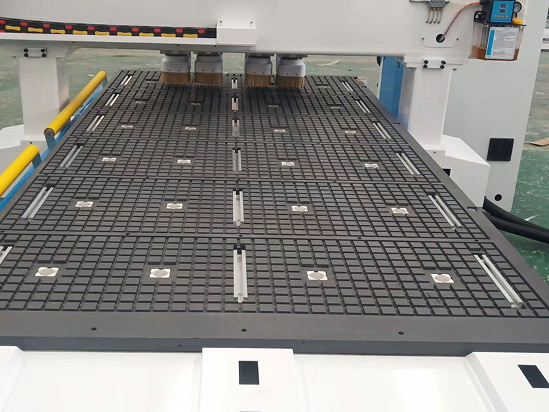 盈利型4x8數(shù)控雕刻機(jī)工作臺(tái)用于商業(yè)用途