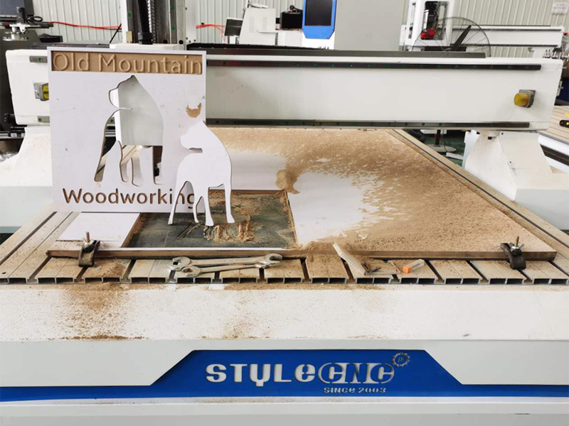 經(jīng)濟(jì)實(shí)惠的適合初學(xué)者的4x8數(shù)控木工雕刻機(jī)套件