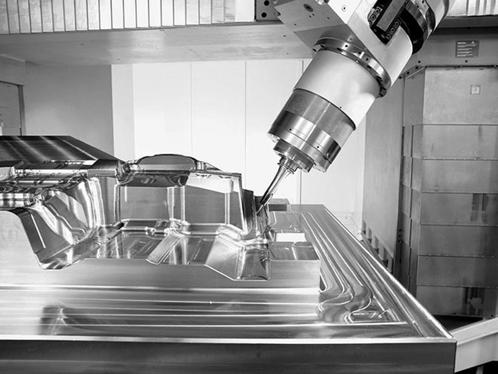 復(fù)雜的機械零件不再能夠僅由熟練的操作員制造。