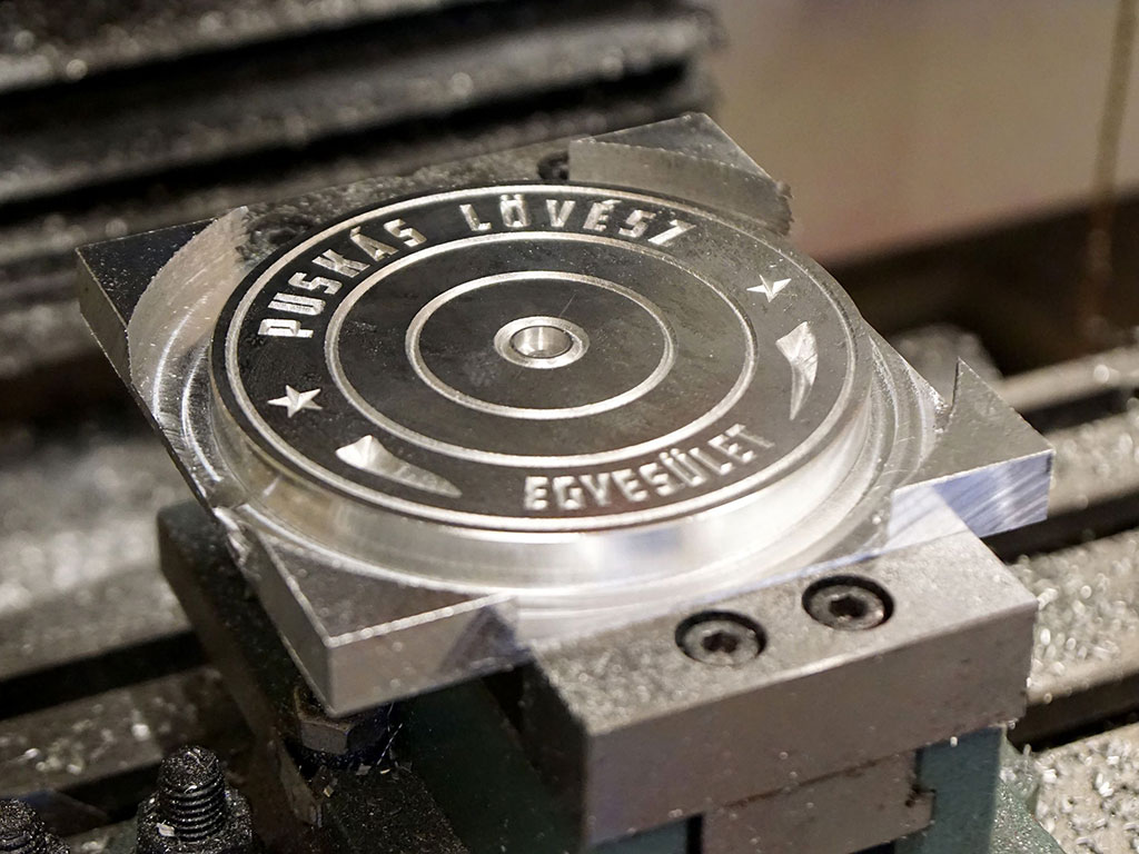 適用于鐵、黃銅、銅、鋼的數(shù)控金屬雕刻機(jī)