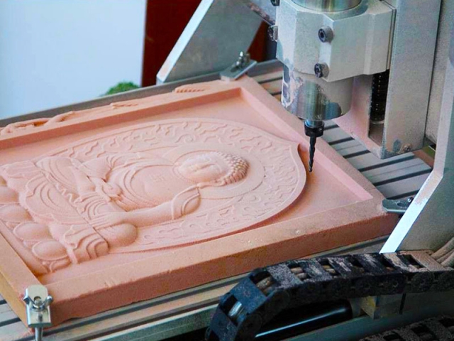 夏季如何保養(yǎng)數(shù)控木工雕刻機(jī)？