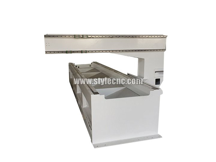 單臂PTP數(shù)控加工中心主體