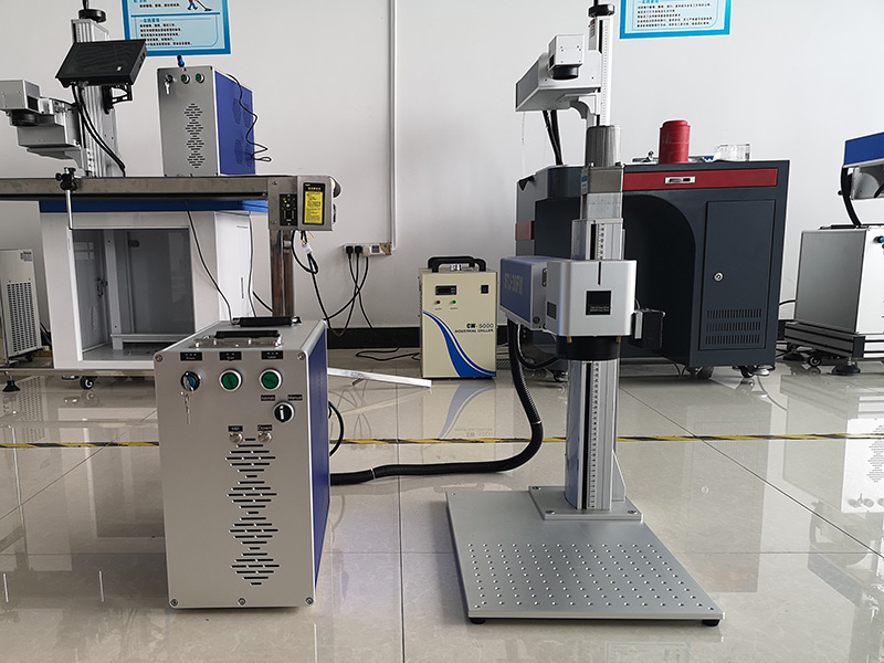 采用 MOPA 光纖激光源的彩色激光打標(biāo)機(jī)