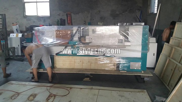 STL1516數(shù)控木工車(chē)床機(jī)套裝