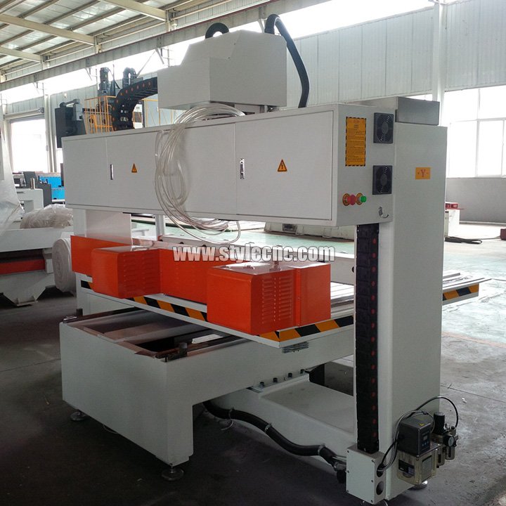 帶四軸旋轉的數(shù)控雕刻機