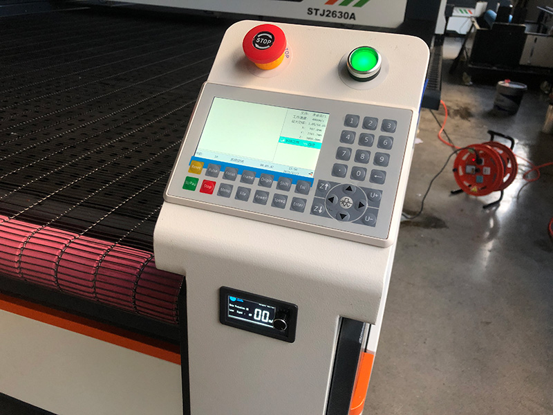 全自動(dòng) CO2 服裝、服飾、服飾用激光切割機(jī)