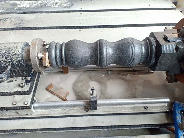 直排式自動換刀石材數控雕刻機出售