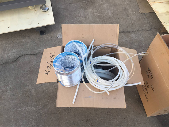 厄瓜多爾雙頭激光切割機(jī)零件