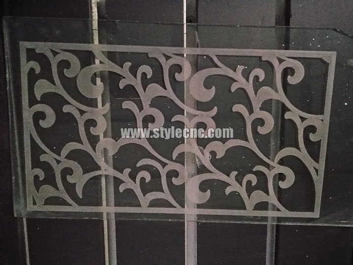 用于玻璃切割項目的數(shù)控雕刻機