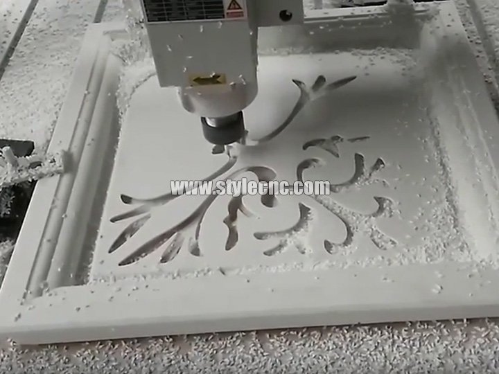 用于裝飾燈箱切割的數(shù)控雕刻機(jī)