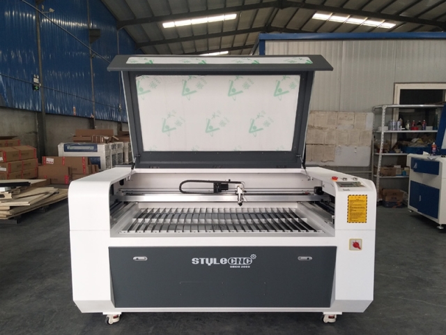 STJ1390 巴基斯坦數(shù)控激光雕刻切割機(jī)