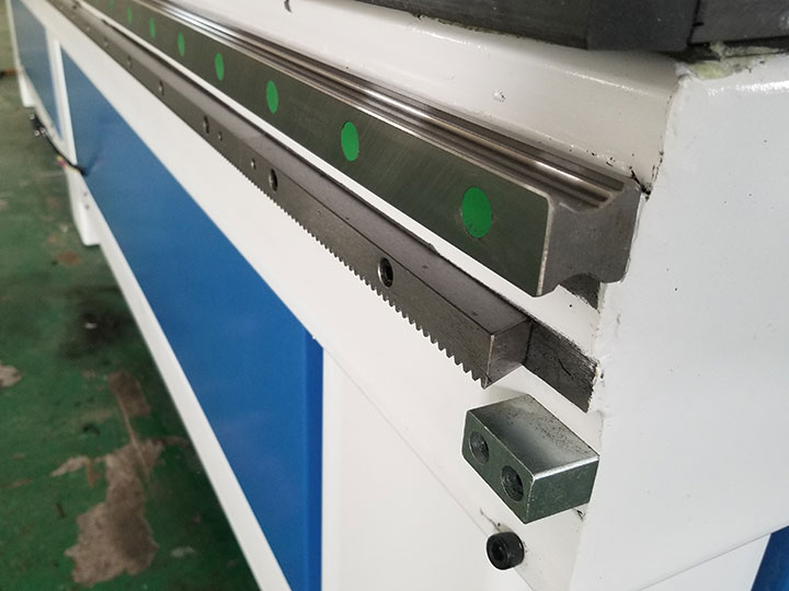 自動(dòng)換刀木工數(shù)控加工中心