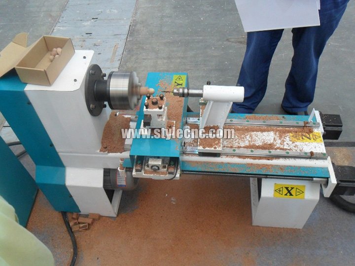 迷你臺(tái)式木工車床，適用于小型木制工藝品和藝術(shù)品