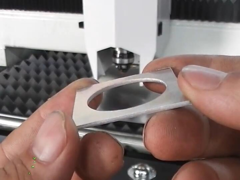 1000W 光纖激光切割機(jī)1.5mm 鋁板