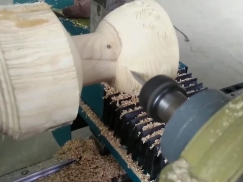 用于木碗車削和雕刻的數(shù)控車床