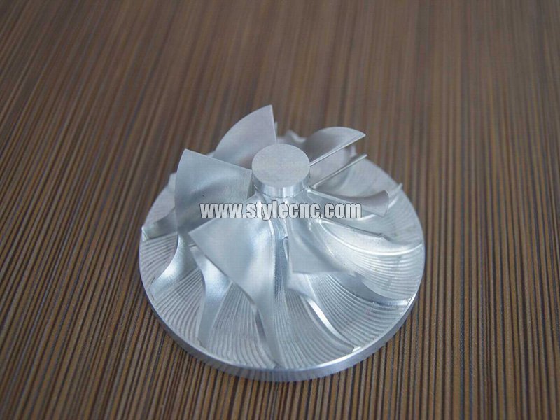 用于葉輪制造的小型五軸數(shù)控機床