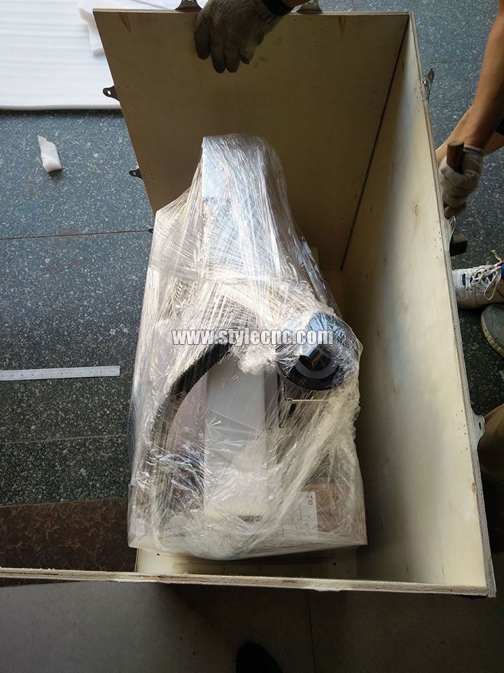 20W MOPA光纖激光打標(biāo)機(jī)發(fā)往美國 20W MOPA光纖激光打標(biāo)機(jī)發(fā)往美國