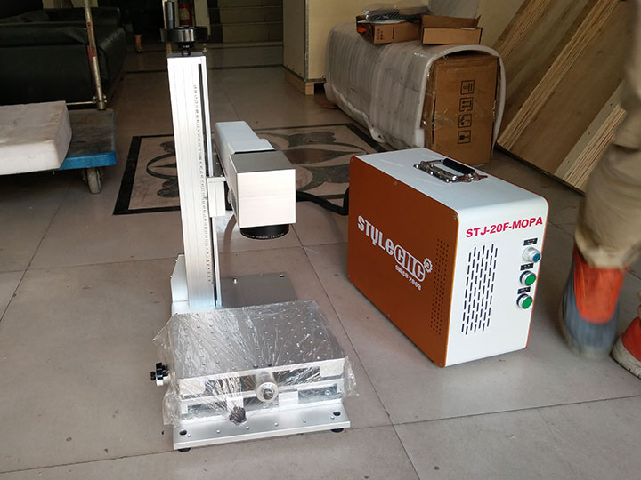 20W MOPA光纖激光打標(biāo)機(jī) 20W MOPA光纖激光打標(biāo)機(jī)