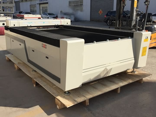 150W 數(shù)控激光切割機(jī) STJ1325 在墨西哥