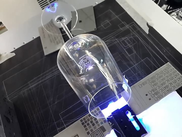 紫外激光雕刻機(jī)