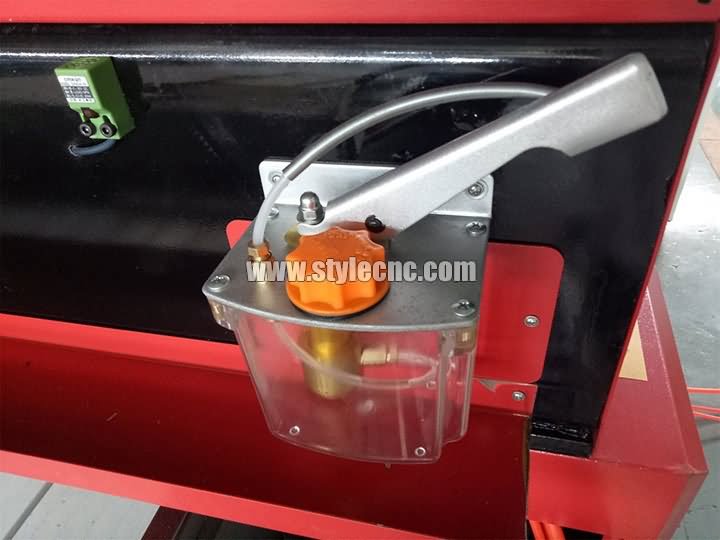 數(shù)控雕刻機油潤滑