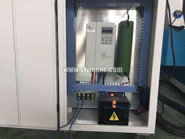 富菱逆變器木工數(shù)控雕刻機(jī)