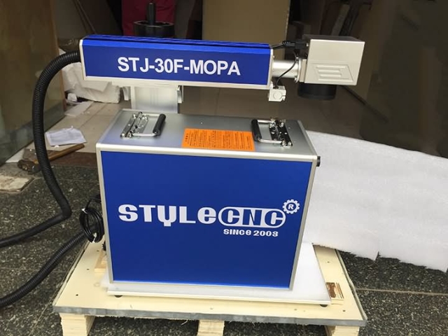 30W 哥倫比亞的 MOPA 光纖激光打標(biāo)機(jī)