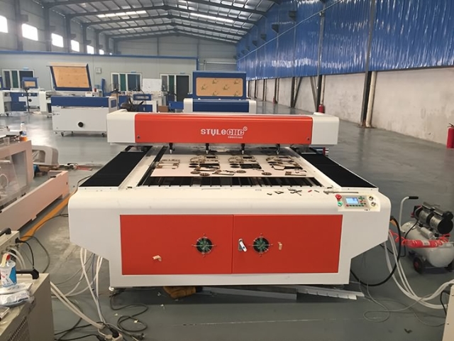 180W 美國的MDF激光切割機(jī)