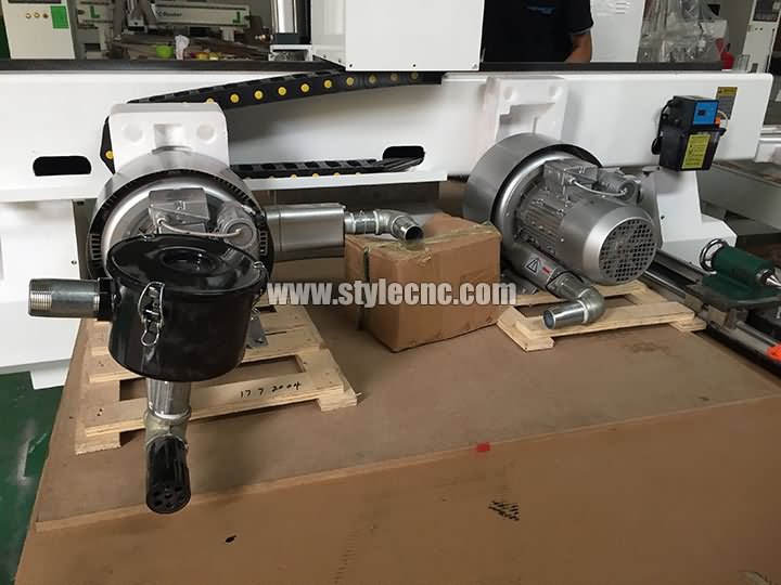 3 頭數(shù)控雕刻機(jī)氣泵