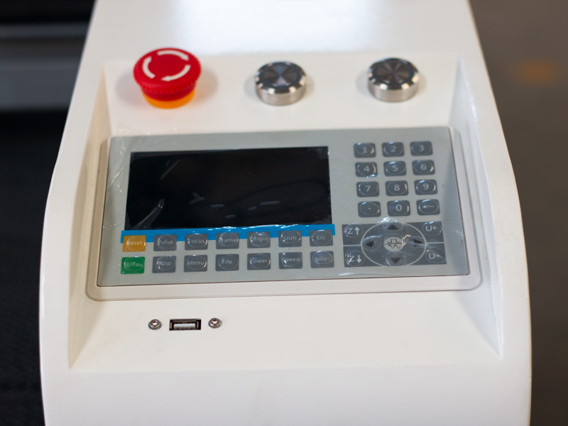 廉價數(shù)控激光切割系統(tǒng)的瑞達(dá)控制面板 STJ1610