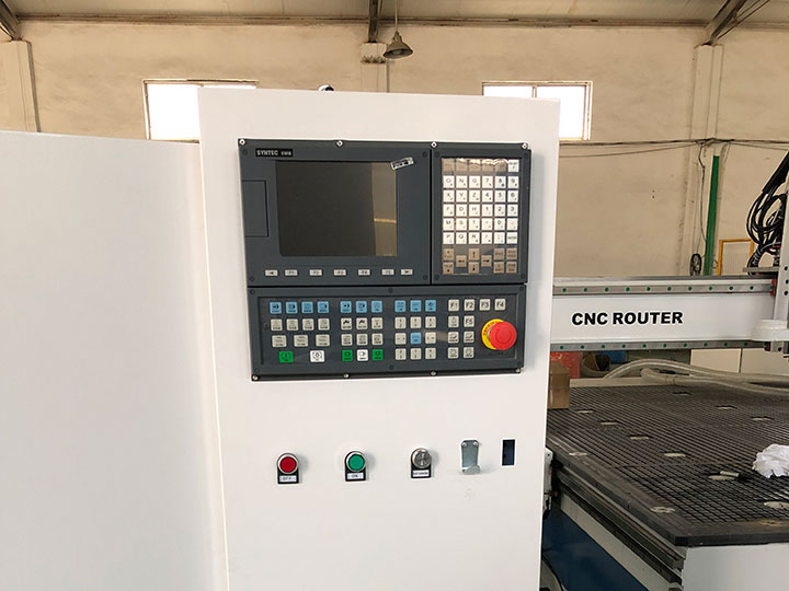 5x10 帶第四旋轉(zhuǎn)軸的數(shù)控木材加工中心現(xiàn)已發(fā)售