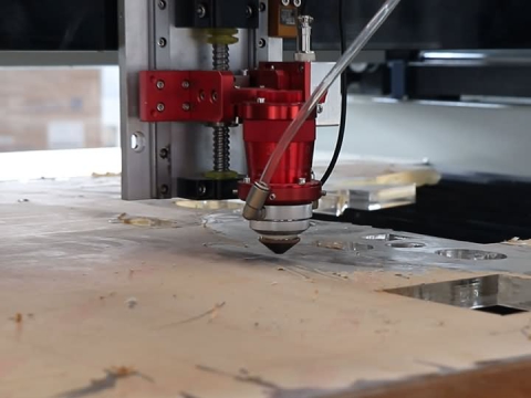 280W 混合激光切割機切割 25mm 亞克力標(biāo)牌