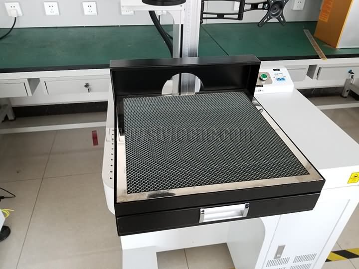 椰子激光打標(biāo)機(jī)蜂窩臺