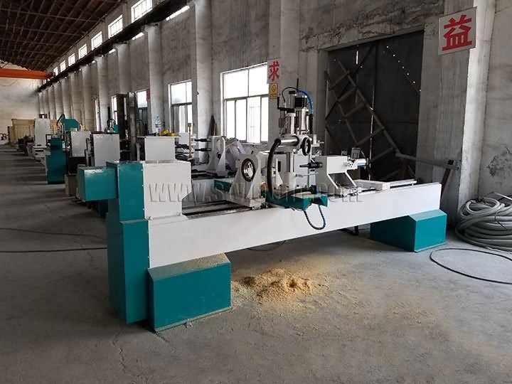 帶四軸主軸的數控木工車床