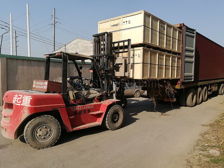 4 臺配備 3 個主軸的多任務(wù)數(shù)控雕刻機已準備好運往英國