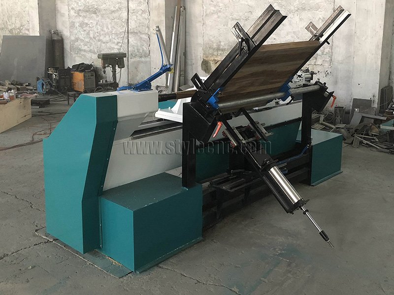 自進(jìn)料數(shù)控木工車床