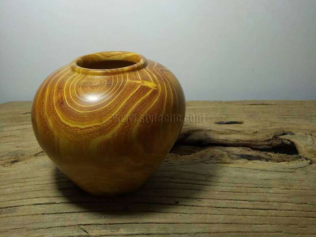 采用數(shù)控木工車床進行 Cudrania Tricuspidata 木制罐和罐子車削項目