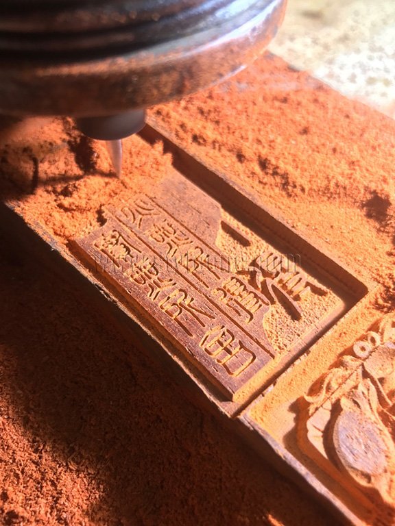 小型數(shù)控雕刻機的木標牌雕刻項目