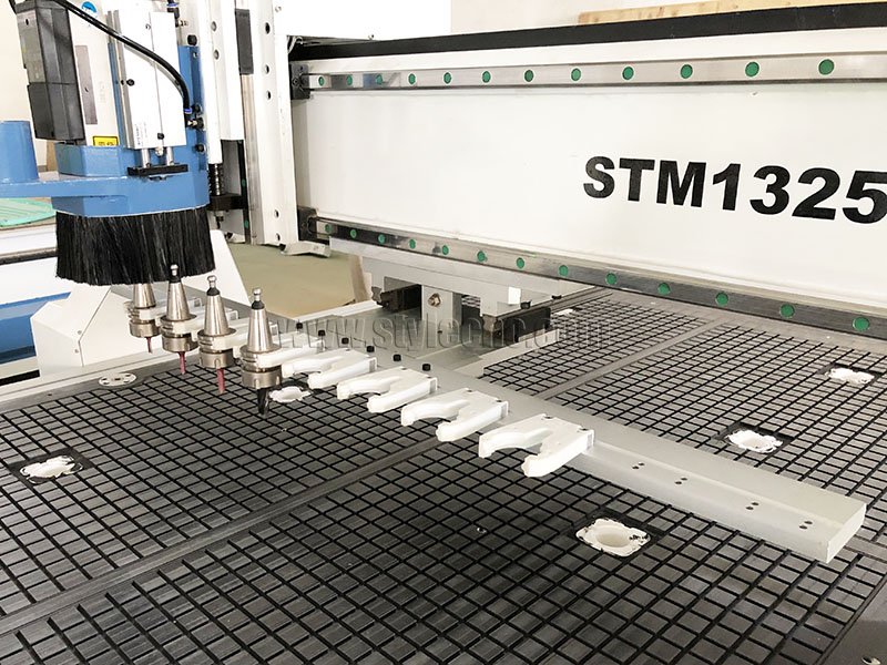 線性自動(dòng)換刀裝置