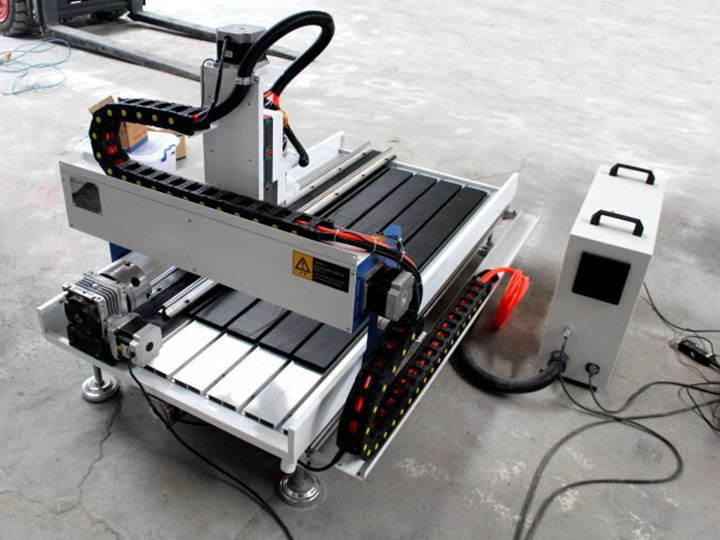 臺(tái)式數(shù)控雕刻機(jī)套件，帶 2x4 工作臺(tái)出售