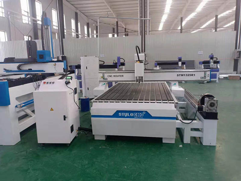 新西蘭的帶第四軸旋轉(zhuǎn)的數(shù)控雕刻機